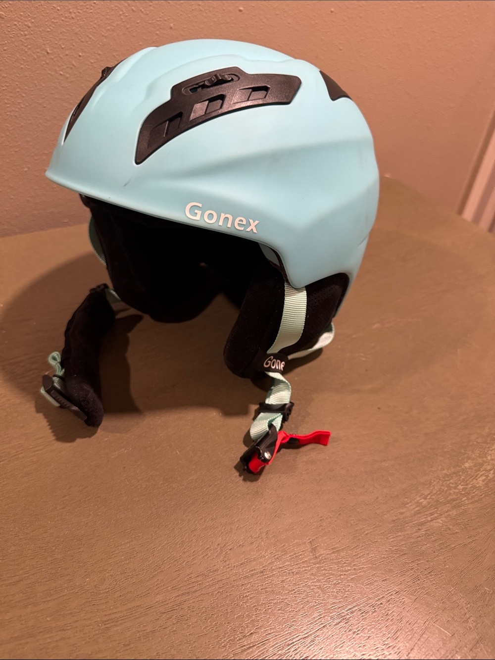 Gonex Light Blue Ski/Snowboard Helmet size Medium (55-58mm)